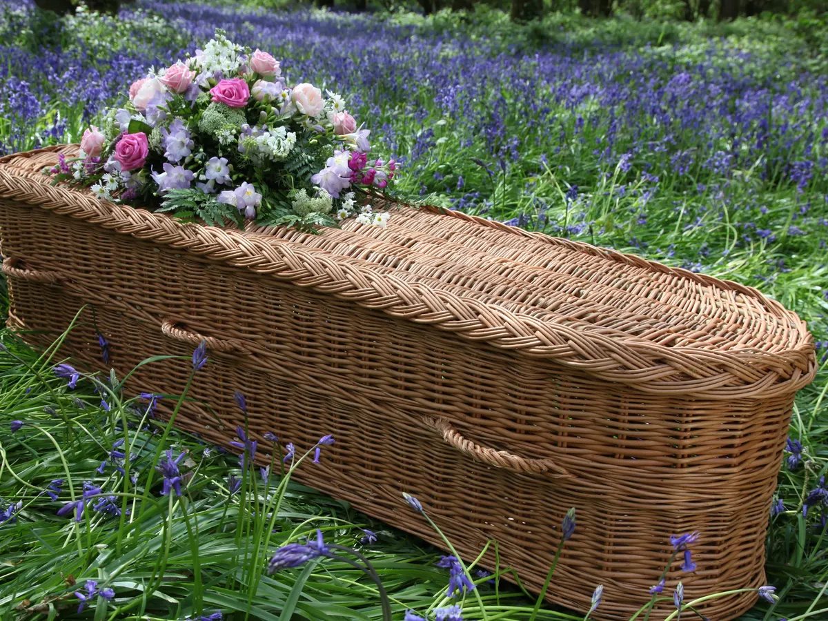 Coming soon to NSW, thanks to #ScottyTheGrimReaper ...Funerals...Picnics....

Funerals with a great new Picynic Basket....

Order yours now at (02) 9439 4199 - Ask for Gladys