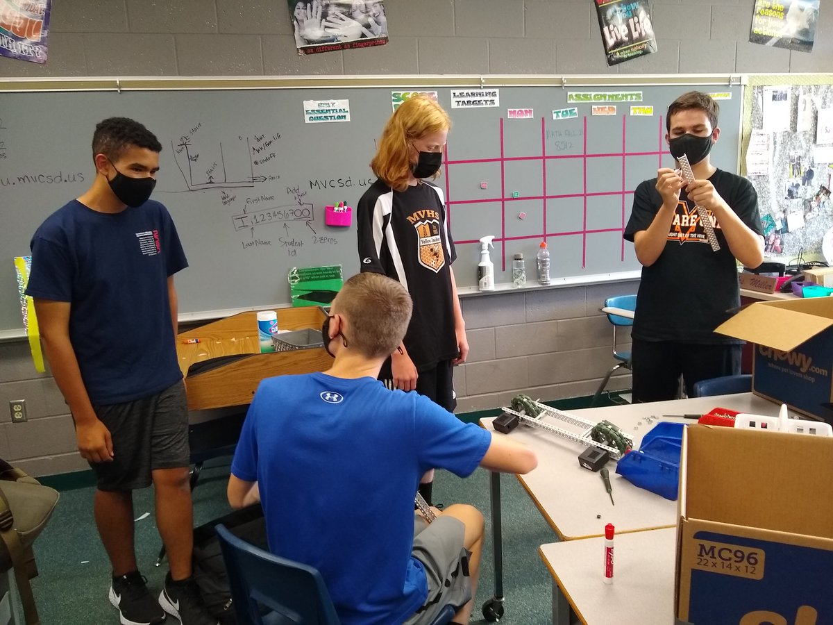 MVRobotics43050's tweet photo. They're back... So pumped to add 2 MV High School Teams this year!!! #MVHSRobotics #43050Y #43050Z Can't wait to see what this talented group of students come up with as they begin building their bots. #tippingpoint #MVRobotics #OneTeam6Bots @MVCSD_Supt @MVMiddle @drmjdill https://t.co/yP84a3k20F