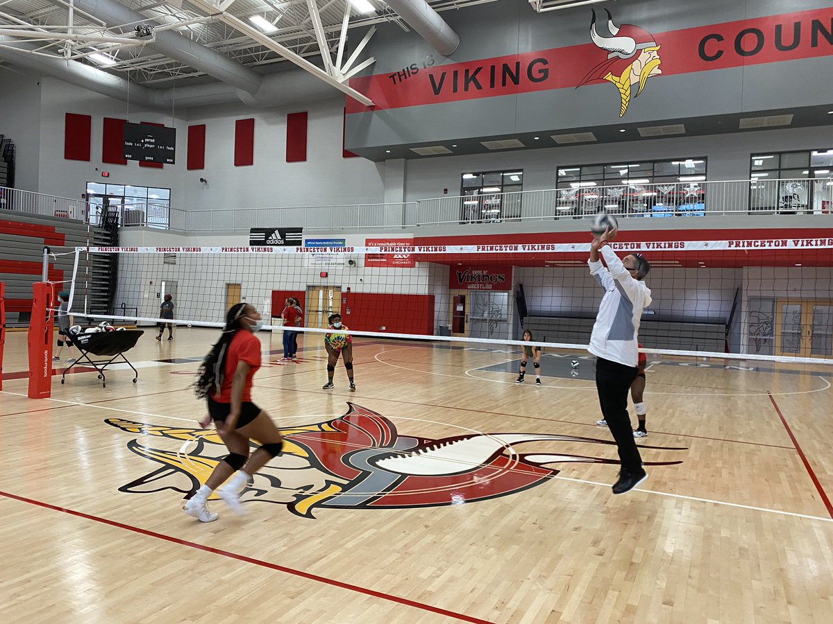 Mr. Burton may just be the person who can do it all! Long time volleyball coach and player, @VikingDiffSuper , swings by the gym for a quick lesson! #vikingdiff