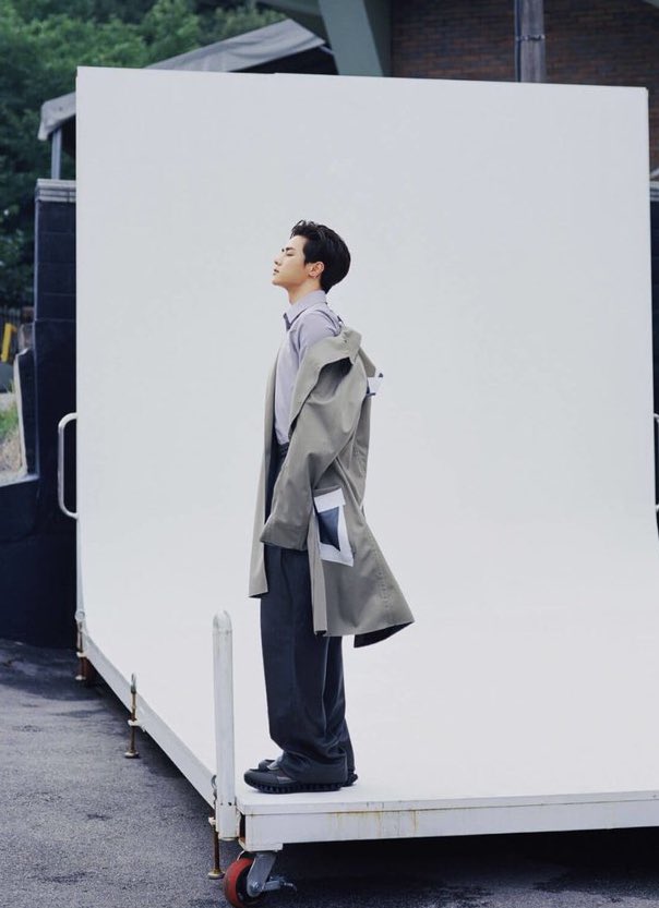 "I started leaving home at 16 years old to learn art (music) formally. If it was a bit late, there might would not be such opportunity (to debut)." 

"I hope you can still do what you want to do in 10 years." (KUN to himself) 
- InStyle 

#KUN #쿤 #钱锟