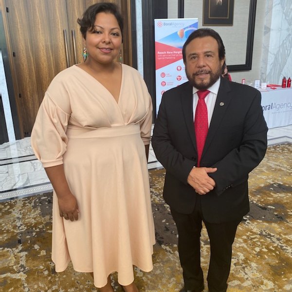 LatinaInSports's tweet photo. Honored to be a part of this historic event celebrating #ElSalvador's Bicentennial &amp; business opportunities between 🇺🇸&amp;🇸🇻. Excited to continue business outreach in my country &amp; strengthen ties with #Texas. VP @fulloa51 @MilenaMayorga @RepAlGreen @mriosNWI #InvestES https://t.co/kDXylSMfXV