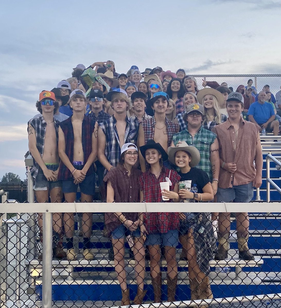 laruecohawks's tweet image. WHAT A CREW! ⁦@LCHeraldNews⁩