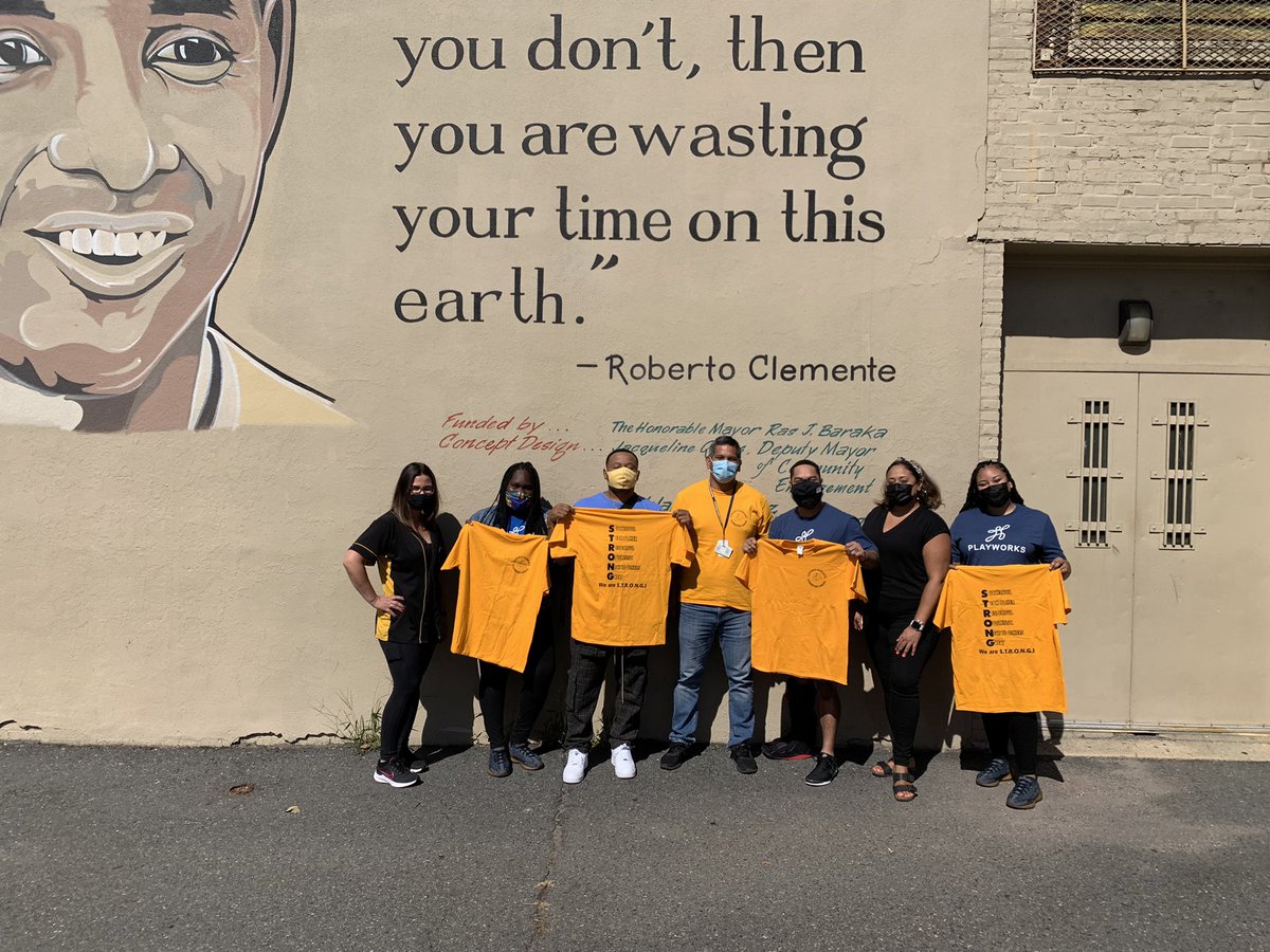 Roberto Clemente Elementary School tweet media