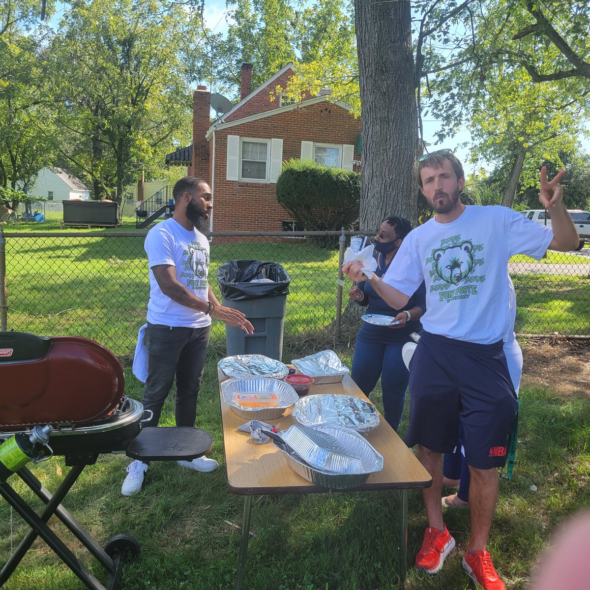 Another bonding activity on our first week back in school! @FortFoote_ES knows how to have fun and enjoy an afternoon BBQ cookout before our opening year block party! Great way to kick start a new school year! Go Bears!!! #PrideatTheFORT