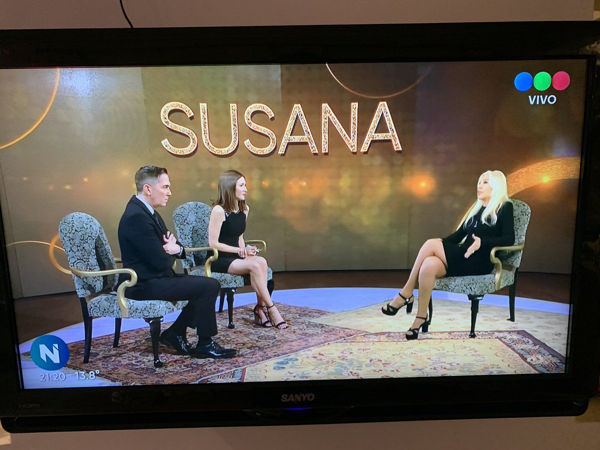 Telefe entrevista a Susana Giménez con realidad aumentada. Un recurso tecnológico interesante. Sí, se nota, siempre puede salir mejor, es raro, pero está mucho mejor que las entrevistas virtuales o a través de zoom. 

Es un avance.