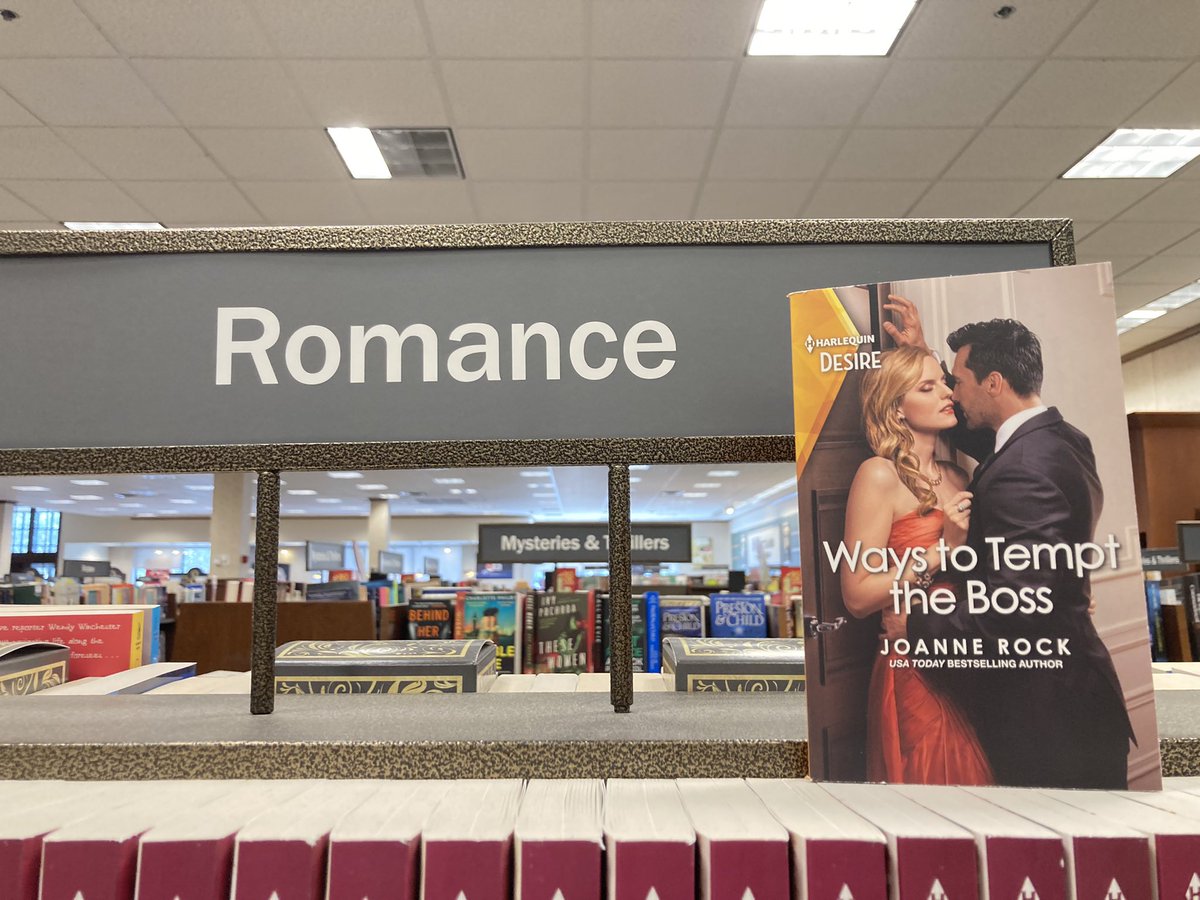 pawf1067's tweet photo. 🎶 Love is in the air🎶 
@HarlequinBooks @JoanneRock6 @sashawrites #naimasimone #booksinthewild #NewRelease #amreadingromance #FridayNight https://t.co/xn8H3MnuKx