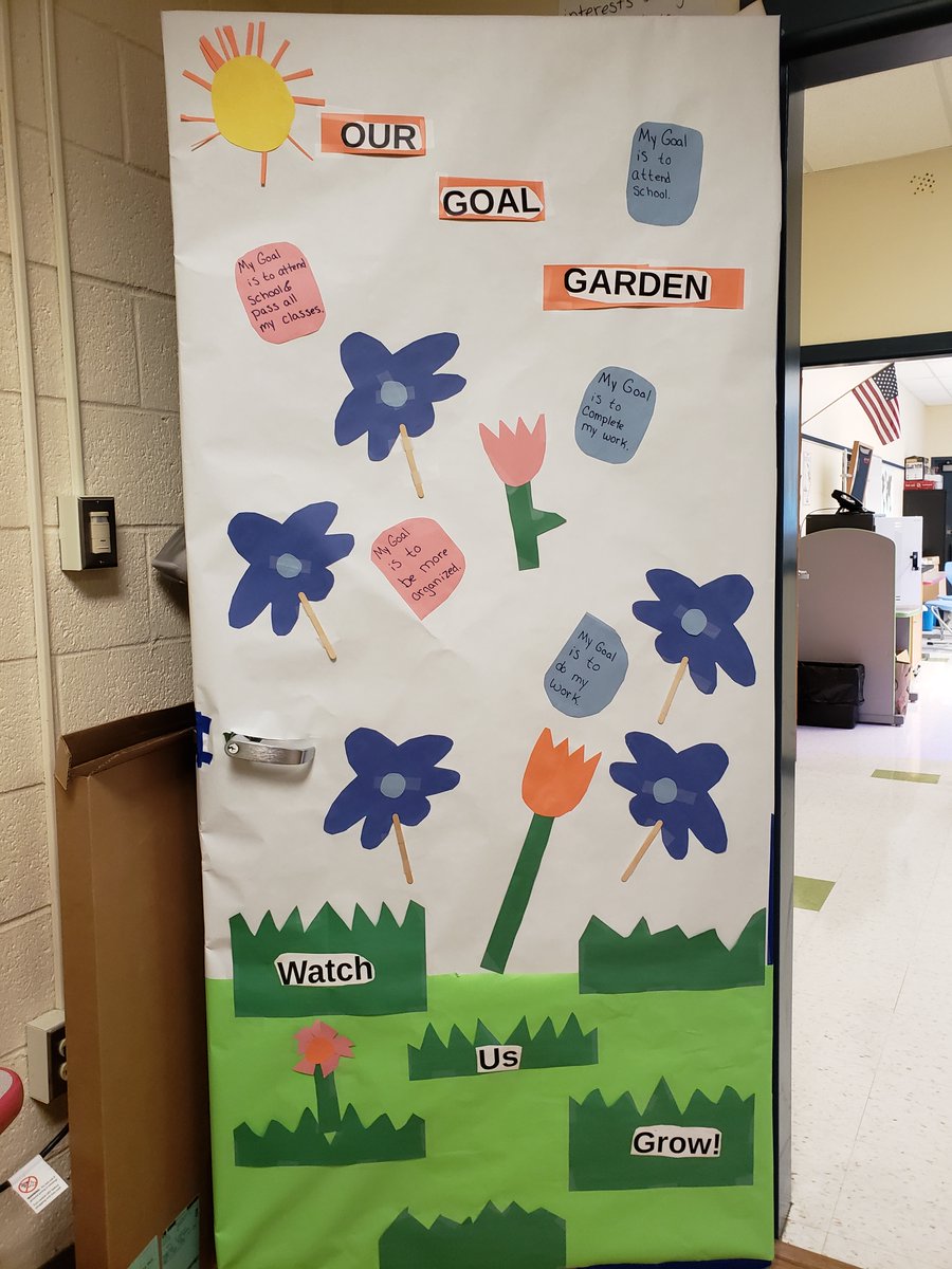 CoralRuggiero's tweet photo. #FirstWeekOfSchool and #PMA traditions are back! #WelcomeBackBreakfast and #DoorWars. @ShawnParkhurst @JRobinsonAP @bigpiclearning #PMAyear8isGreat https://t.co/OVSEkRANHa