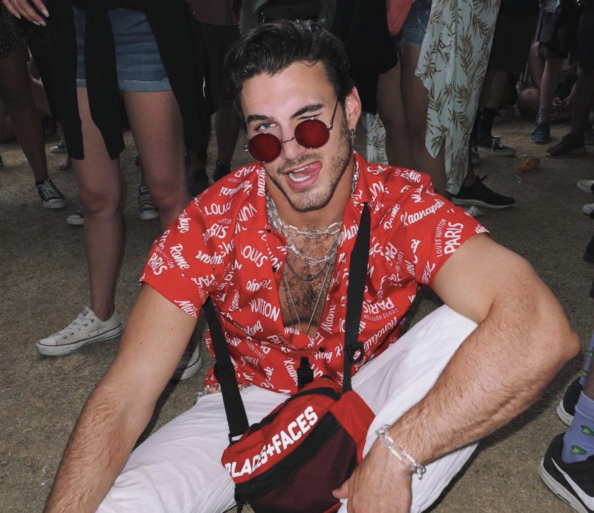 shamelesscarson's tweet image. 𝐰𝐚𝐬𝐭𝐞 𝐮𝐫 𝐭𝐢𝐦𝐞 𝐰 𝐦𝐞 𝐢𝐧 𝐂𝐚𝐥𝐢 🌴