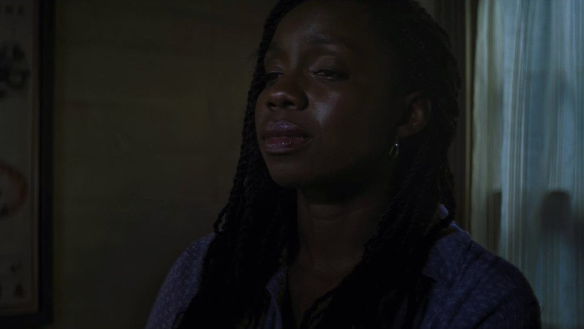 sarah wilson being stunning