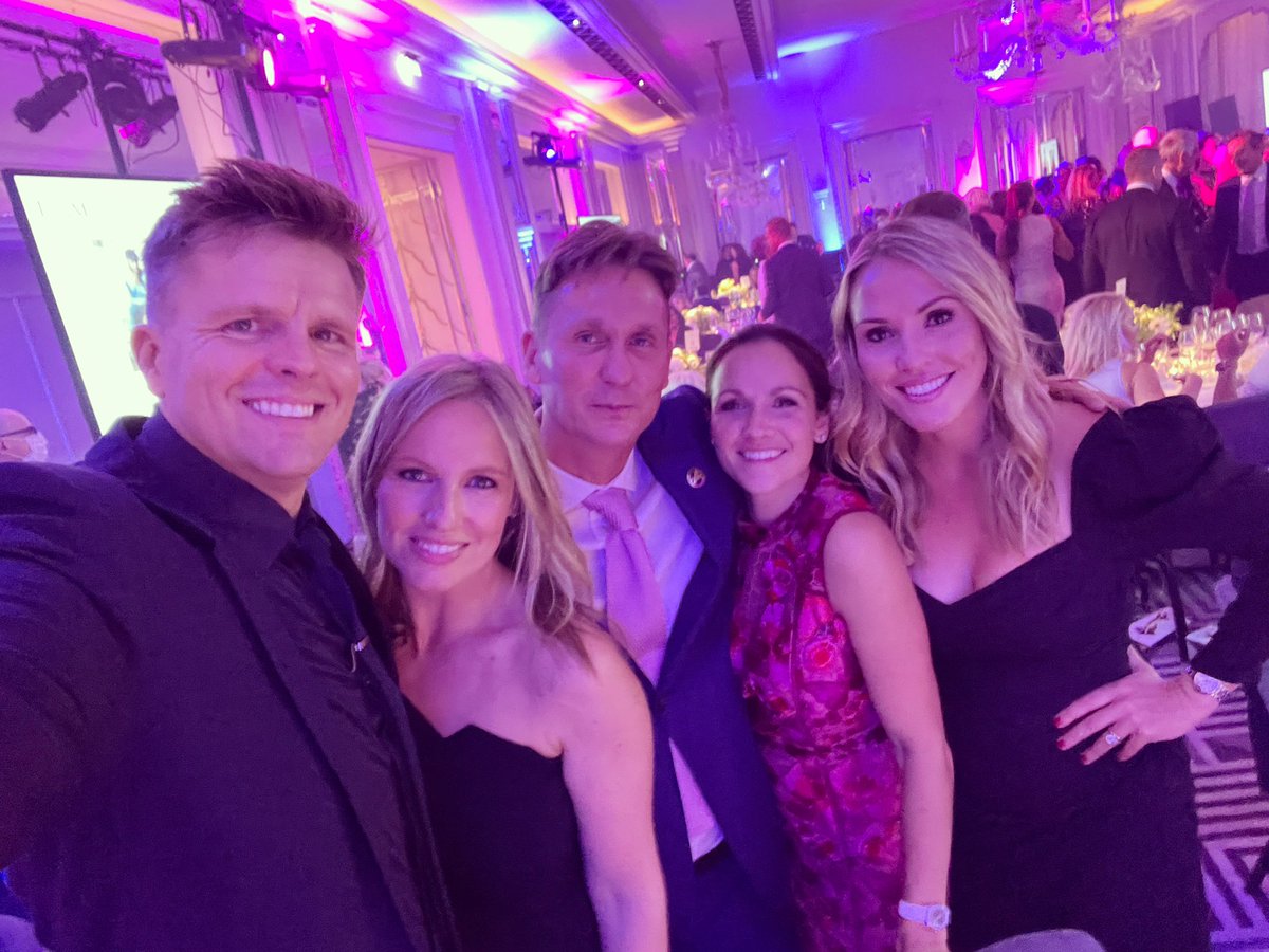 l4urasmith's tweet photo. GREAT night with some of my favourite people supporting an incredible charity #younglivesvscancer 💜 https://t.co/Kj7dp9PQ0I