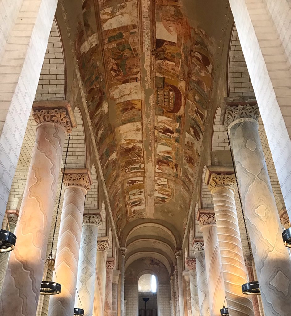 XavierMauduit's tweet image. Petit tour à l’abbaye de Saint-Savin, classée au patrimoine mondial de l’UNESCO : le plus grand ensemble de peintures murales d’Europe (XIe - XIIe siècles) 🤩
