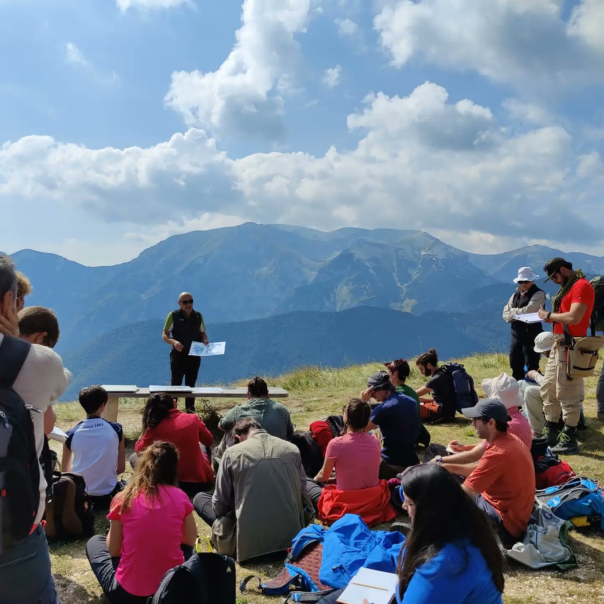 Società Geologica It (@socgeol) on Twitter photo Conclusa la prima edizione della Scuola di Rilevamento geologico e cartografia CARG (SGI e <a href="/ISPRA_Press/">ISPRA - Ist. Sup. Protezione e Ricerca Ambientale</a>). Una settimana di attività pratica sul terreno per la formazione di geologi rilevatori per la realizzazione della nuova carta geologica d'Italia Conclusa la prima edizione della Scuola di Rilevamento geologico e cartografia CARG (SGI e <a href="/ISPRA_Press/">ISPRA - Ist. Sup. Protezione e Ricerca Ambientale</a>). Una settimana di attività pratica sul terreno per la formazione di geologi rilevatori per la realizzazione della nuova carta geologica d'Italia