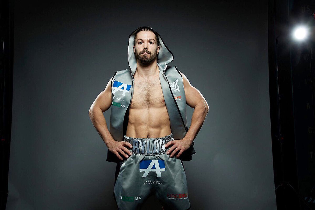 4 weeks 🍺💥🏠
<a href="/EddieHearn/">Eddie Hearn</a> <a href="/MatchroomBoxing/">Matchroom Boxing</a> <a href="/DAZNBoxing/">DAZN Boxing</a> <a href="/NaylorBoxing/">Dan Naylor</a>