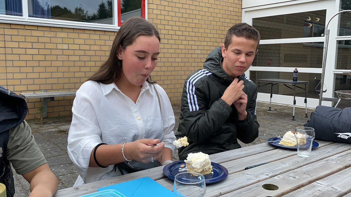 Nighthawk1973's tweet image. Roomtaart / Cream cake takes 2:33 to make but how many minutes to eat….? @hayday