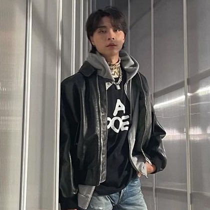 SUHLOOK's tweet photo. so freaking handsome

#JOHNNY #쟈니 #ジャニー #NCT127 https://t.co/BjIDjsFUaQ