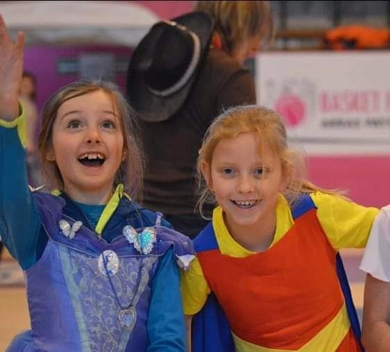 🚨Embouteillages en ce jour de rentrée de l'École d'Athlétisme !! 🤪
Lors de la rentrée, le #rcarrasathletisme a accueilli pas moins de 260 enfants soit :
30 BB 👶
80 EA 👧
70 PO 🧑
Et 80 BEN-MIN 👩
Une année de folie en perspective dans notre École d'#Athlétisme 🤩