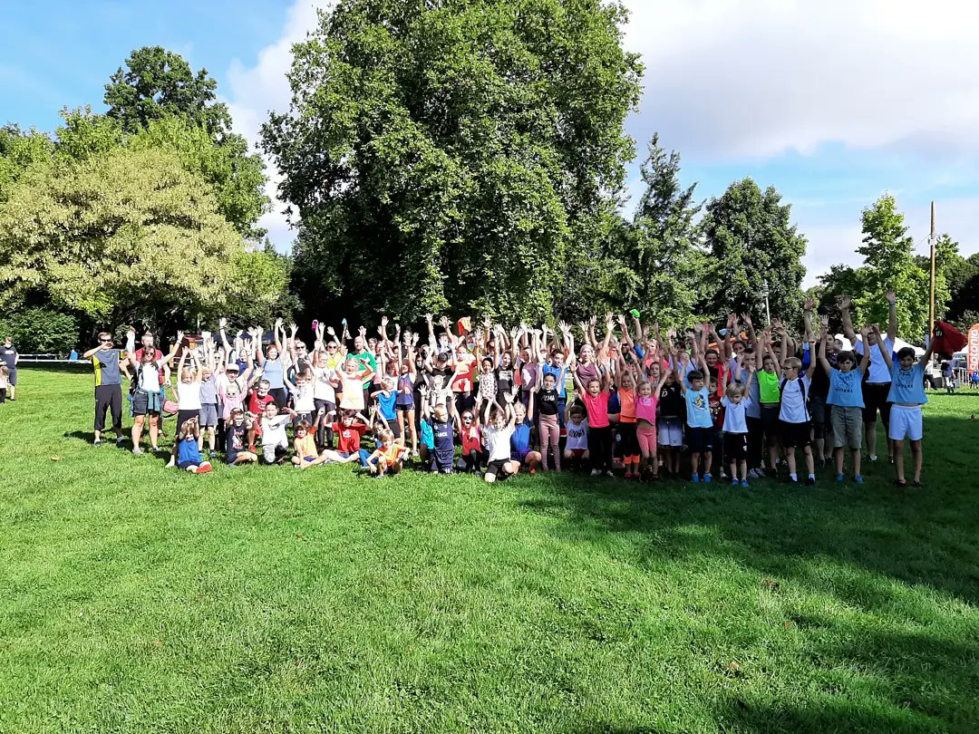 Plus de 150 Parents-Enfants présents au Jardin du Gouverneur pour le Sport et Famille / Kinder Day ! 🥳
Une belle matinée de partage !
Rdv demain matin à partir de 9h30 au Stade Degouve pour la sortie Running ou Marche Nordique 🌳
#rcarrasathletisme