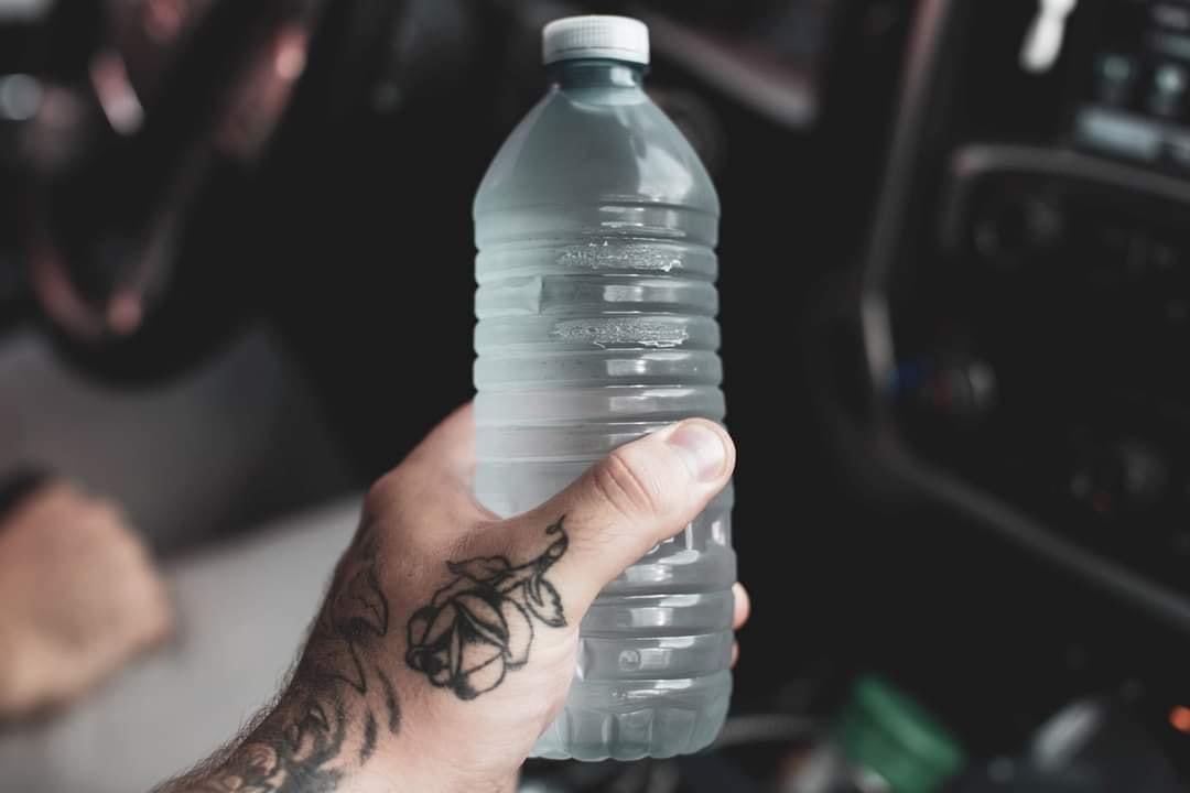 Why you keep seeing $40 water bottles everywhere - The Miami Student