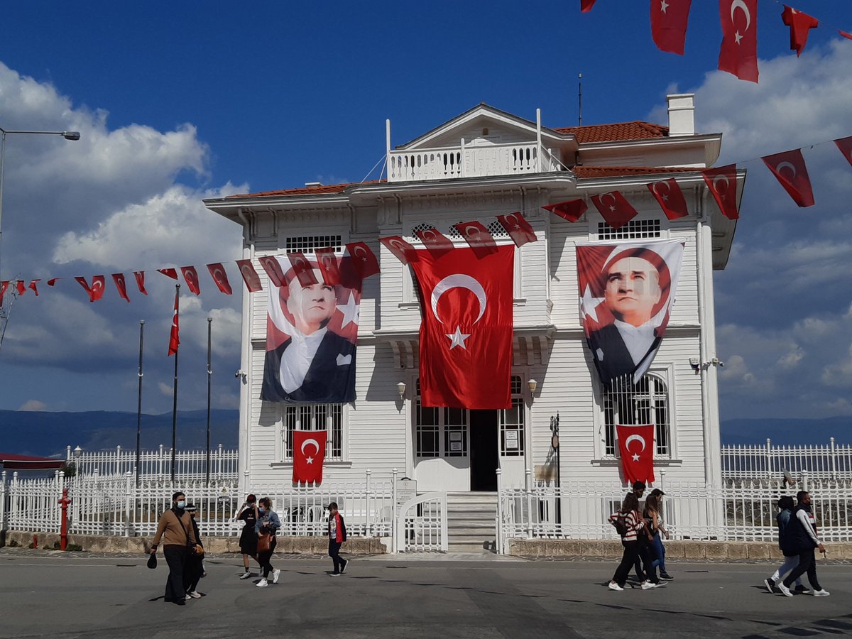 KryTkl's tweet photo. Kurtuluş Savaşı sonrası Bursa'nın işgalden kurtuluşunun 99. yılı 
#Mudanya #MütarekeBinası #11eylul #11EylulBursaninKurtulusu https://t.co/UnfCPtnNvK