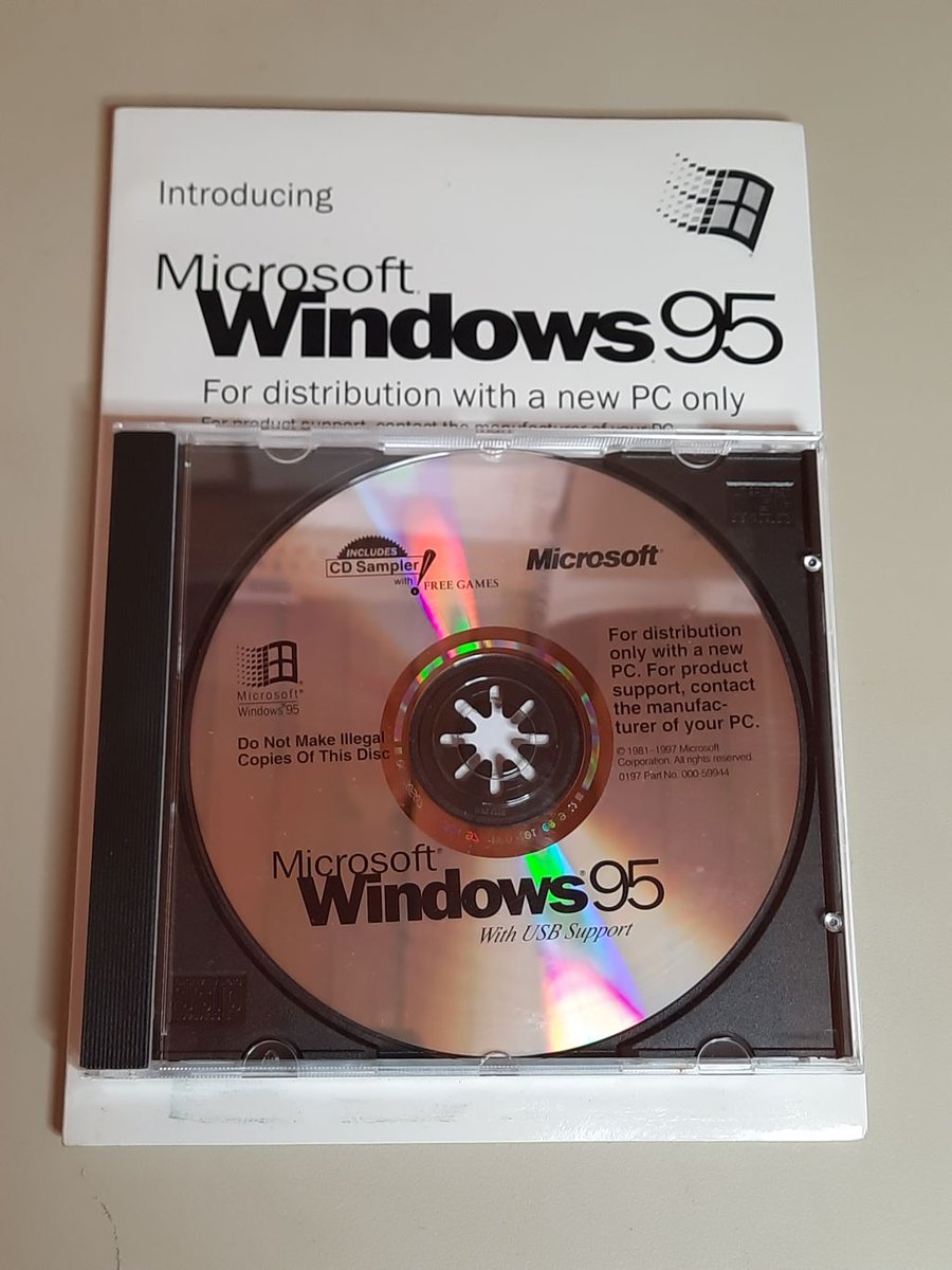 Paldies vecajai paaudzei par Microsoft Windows 95 neizmešanu. W95 versija kas jau sāka draudzēties ar USB.
Kādam nav noputējusi vecā IT literatūra jebkurā valodā? Ja ir, lūdzu DM.