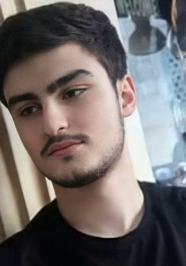 ShirinJafarli's tweet photo. Şəhid olduğu gündən adı qəlblərə həkk olundu. Bu gün onun cənnətdəki ilk doğum günüdür (11.09.2001). Hər kəs onu “Generalımızın qisasını alan 19 yaşlı qəhrəman”kimi tanıyır. Cəbrayıl 20 yaşını cənnətdə qeyd edir.Heç vaxt unutmayacağıq.Cənnətdəki ilk doğum günün mübarək,Şəhidim… https://t.co/gsKDonmVpw