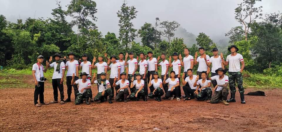 LeeDam_3's tweet photo. Revolutionary comrades in the liberated areas demanded the recognition of the @NUGMyanmar at the @UN general assembly.
#UN_RecognizeNUG
#Sep11Coup
#WhatsHappeningInMyanmar https://t.co/2F2Pp814tZ