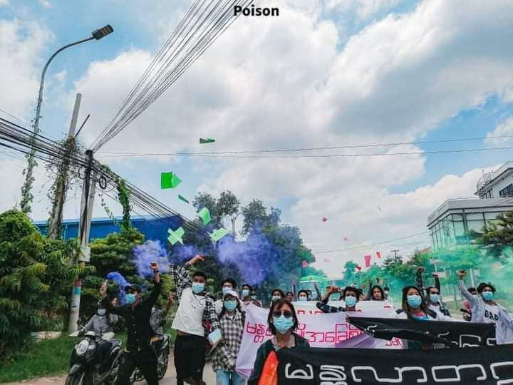 b3rry_y's tweet photo. Mandalay-based Coalition Forces Strike marching on the road with anti-military slogans to overthrow the dictatorship.

#UN_RecognizeNUG #Sep11Coup 
#WhatsHappeningInMyanmar https://t.co/CUvzVcGNQV