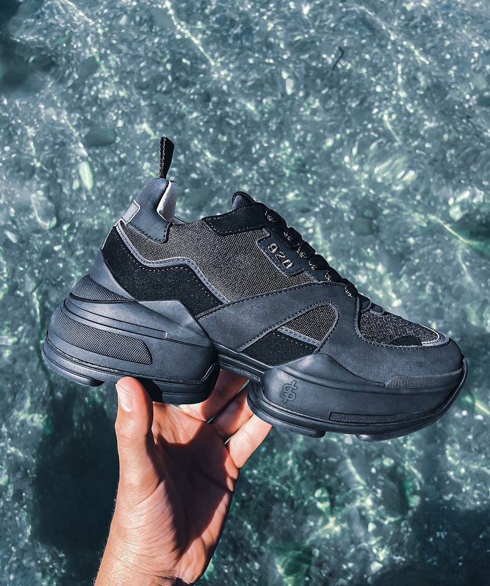 Your new favourite pair of trainers — made from plastic bottles. Find out more here: ow.ly/V3xC50G6pji