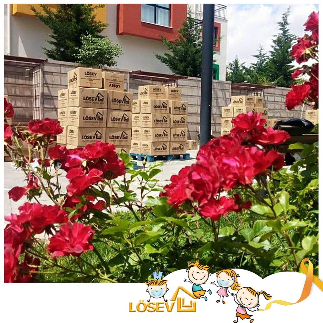 Ailelerimize ulaştırılmak üzere bağışçılarımızın desteği, gönüllülerimizin emeği ve sevgisiyle hazırlanan #KoliKoliMutluluk ile dolu bir hafta sonu geçirmeniz dileğiyle💛
#Cumartesi