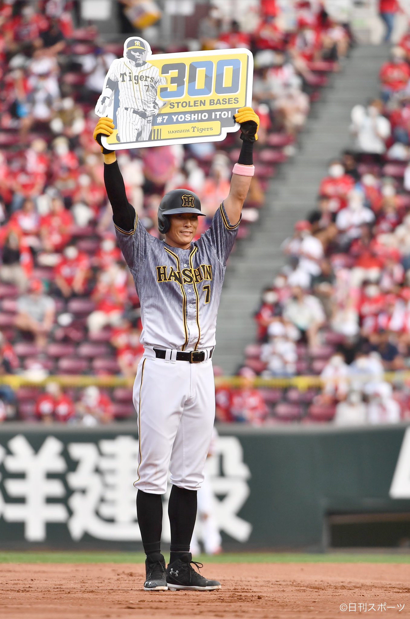 UNDER ARMOUR - 【専用】糸井嘉男選手 走塁用手袋 2025年最新】糸井嘉男 グローブの人気アイテム - メルカリ