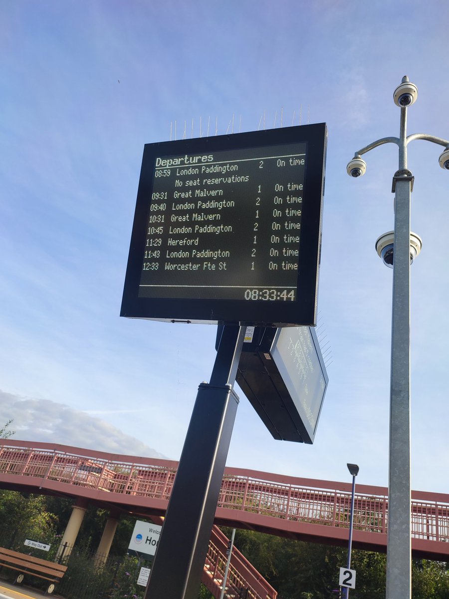 JonSpinker's tweet photo. @GWRHelp where is my train? https://t.co/AGBSkcCtwF