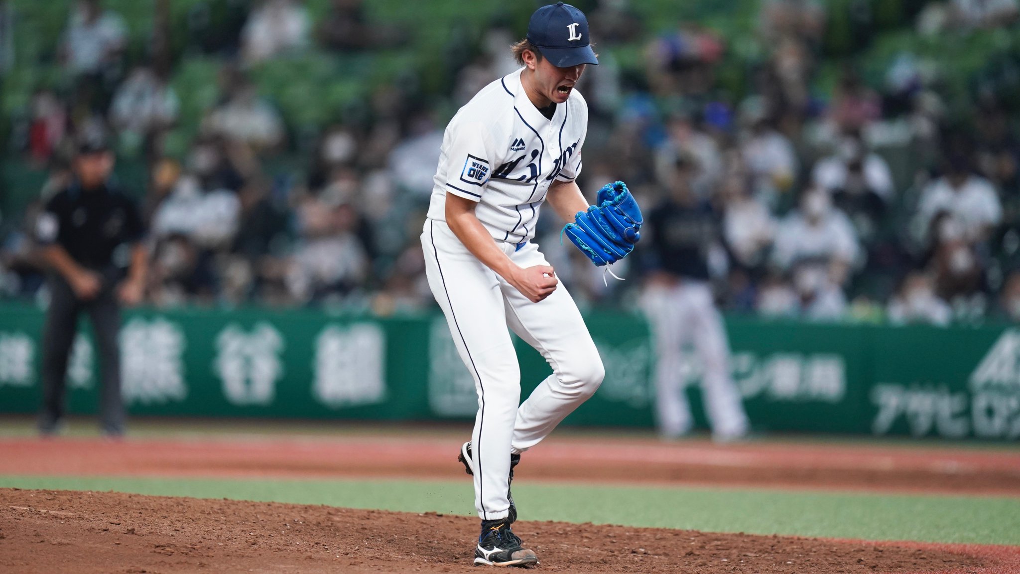西武】「75周年シリーズ」の限定ユニホームをお披露目 今井