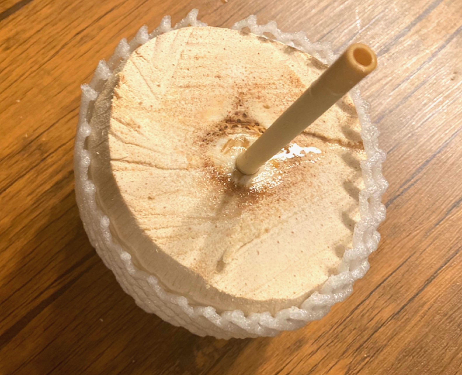 Kazuka Al Twitter スーパーで生のココナッツジュースが売られていてびっくり 味はココナッツ味のスポーツドリンクといった感じかな ココナッツそのものなのに変な表現ではありますが 笑 ヤングココナッツ T Co D6vlvqbeuj Twitter
