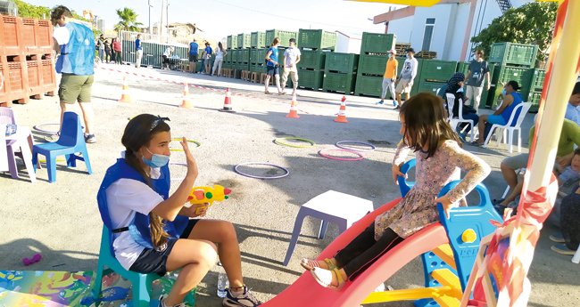 catcristiana's tweet image. &quot;Els afganesos de Lesbos. Un any més, voluntaris de Sant’Egidio han compartit els mesos d’estiu amb les persones refugiades&quot;, @marionatwittp @santegidio_ES @santegidionews iquiosc.cat/catalunya-cris…