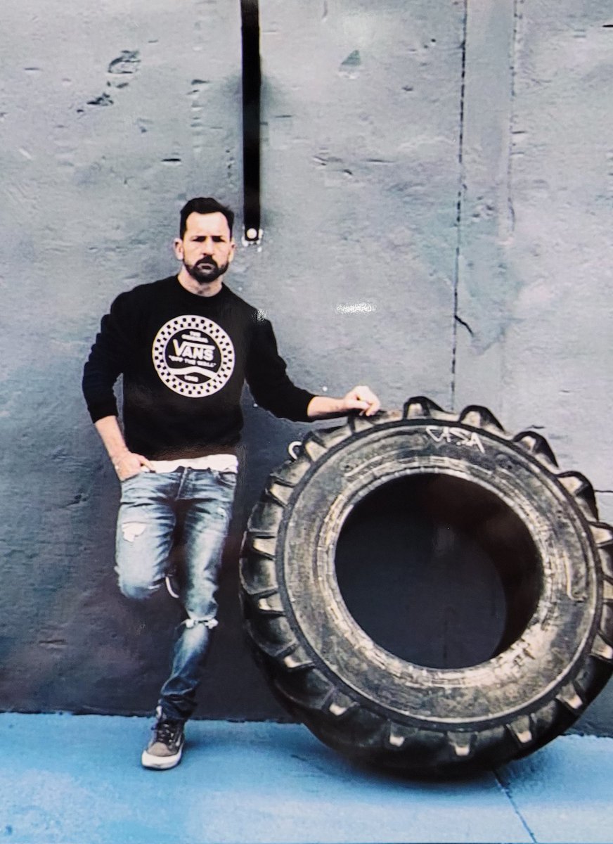 ⚽️⚽️ FORJADORS DE LA HISTÒRIA DE LA UE #LLEIDA⚽️⚽️
FRANcisco José Figueroa Alonso
València, 22-06-1972.
Lateral dretà tècnic, ofensiu i amb bon xut.
1998-2001.
103 partits-4 gols.
El Lleida el castiga sense jugar abans de fitxar per l'Espanyol.
Ara entrenador personal
#futbolcat