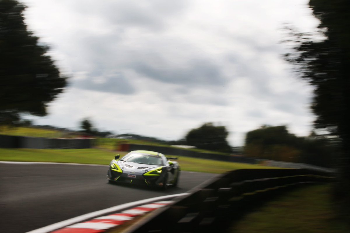 It's good to be back 🙌 Ready for Quali at 16:43 BST! 

#ONMT #MDJS #MadeInMorocco #Visitmorocco #BritishGT #RocketMotorsport #GT #OultonPark #McLarenCustomerRacing #McLaren #DDP21 #TeamRocketRJN