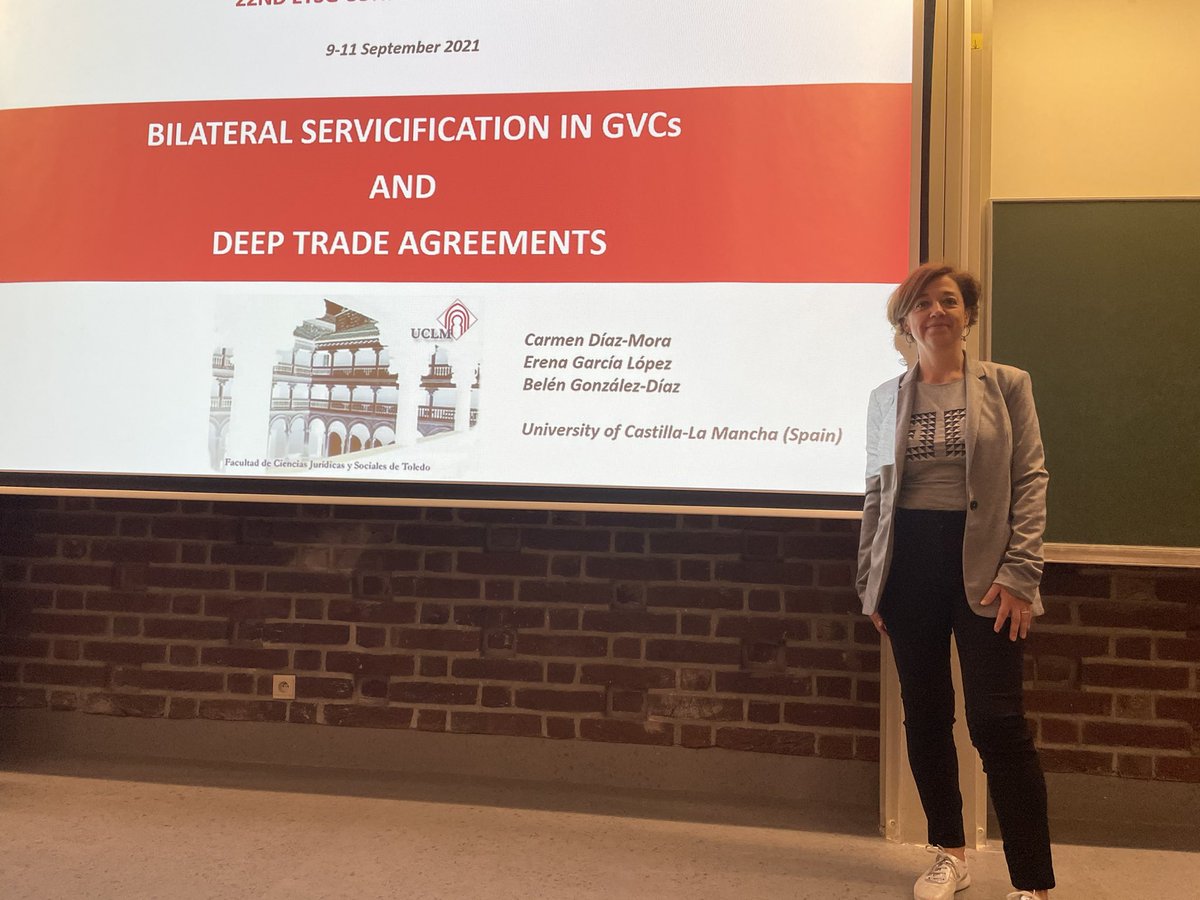 carmen_diazmora's tweet photo. Presentando nuestro paper ¡presencialmente! sobre cómo los acuerdos comerciales profundos #DTA están impulsando la incorporación de servicios foráneos en las exportaciones de manufacturas #servicification #GVC en el congreso del #ETSG en la preciosa ciudad de Gante. https://t.co/5YgyvLoJRn