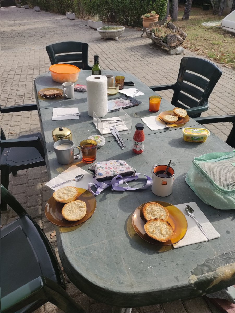 Maria_San_Pedro's tweet photo. Desayuno para 5, en el modo campo on .
Muy buenos días Queridos ☺️
#Felizsabado #findechicas #yomimeconmigo https://t.co/lhXSYVPd2J