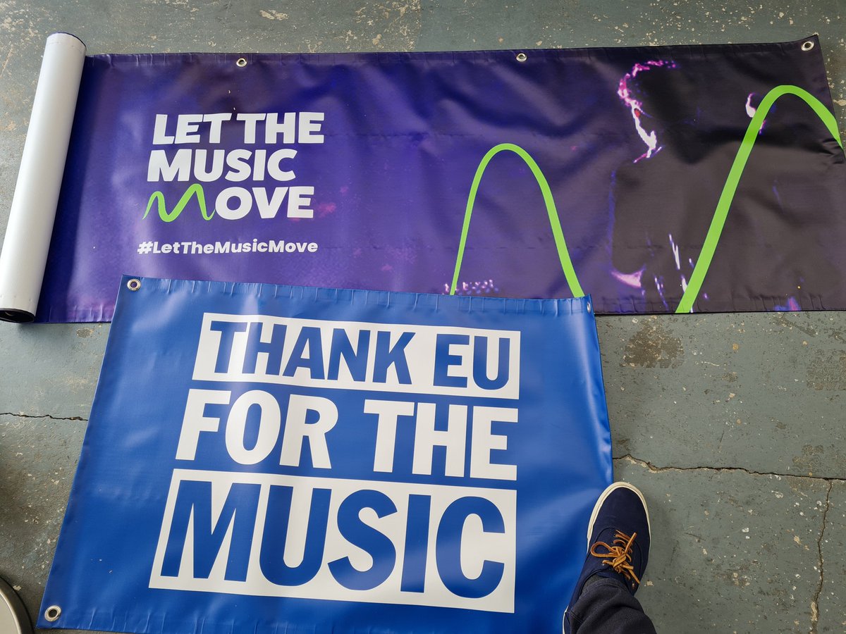 #EUflagmafia will be giving 10,000 EU flags at the Proms in support of Gigging British Musicians in trouble due to a failed brexit @guardianmusic @TheNewEuropean @WeAreTheMU @romanoviazzani @HelpMusiciansUK