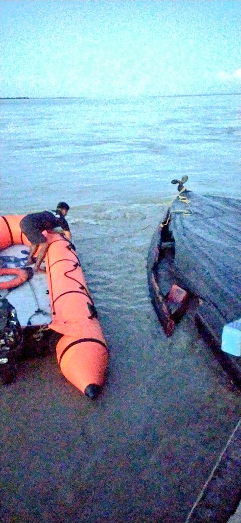 Himangs29444528's tweet photo. #MajuliBoatTragedy 
#MajuliNeedsABridge https://t.co/YKuc8y79Gj