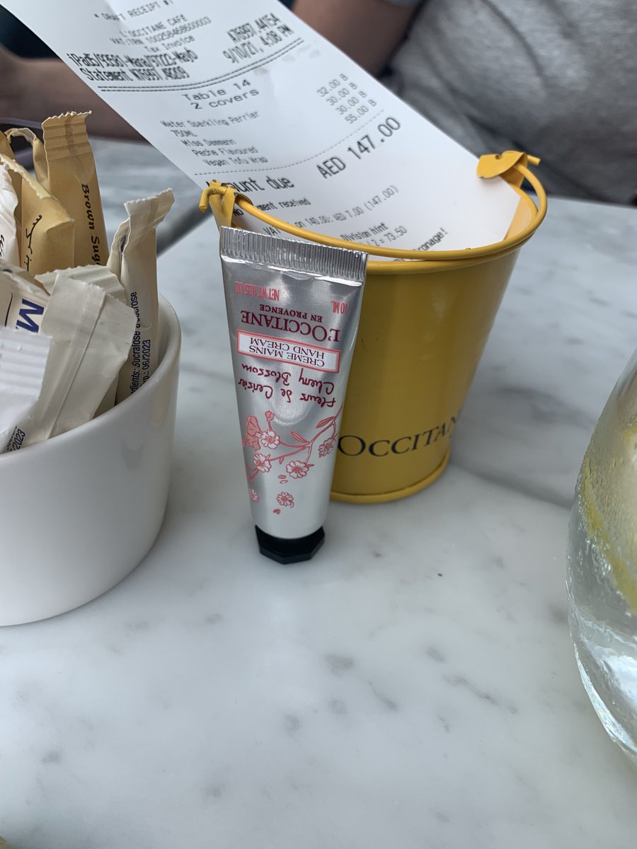 Love to see brands level up experiences. L'Occitane Cafe seamlessly operates within the same space as their store. Its menu is inspired by its iconic collections and when you wrap up the bill they give you a complimentary sampler to take away. Premium and smart - nicely done