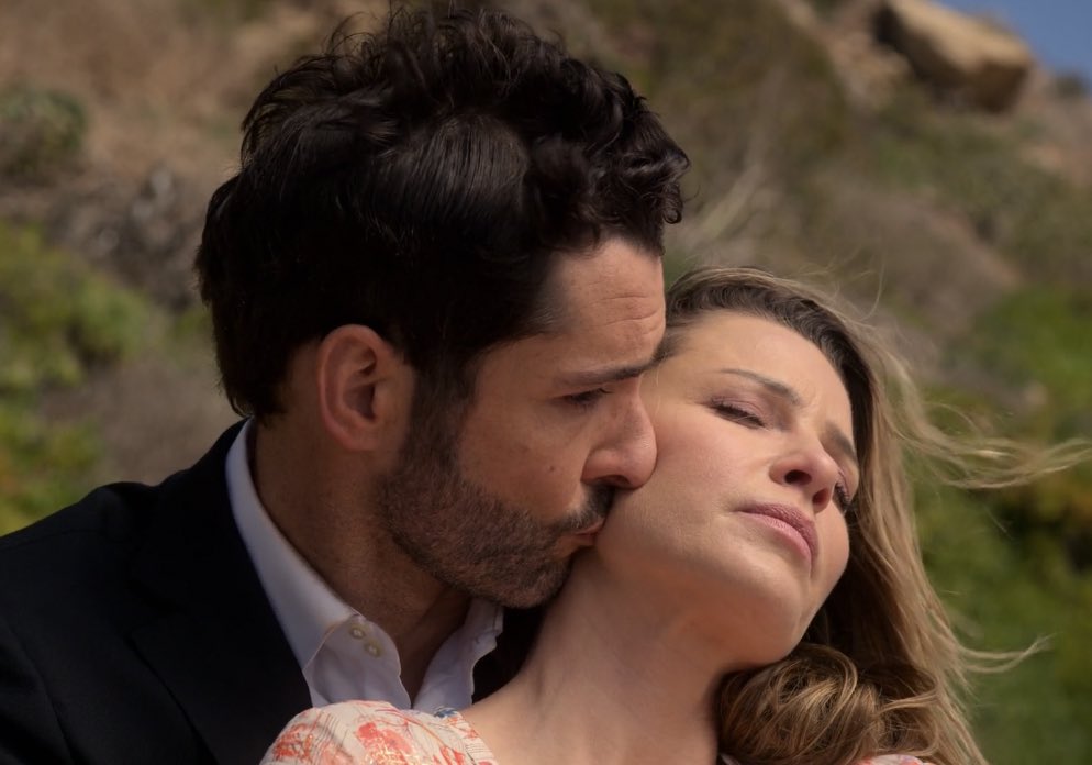 vetealamierrd's tweet photo. "I may not be certain of a lot right now, but one thing is for sure. I have never loved anyone the way I love you Chloe Decker." 

#LuciferNetflix #LuciferSeason6 #LuciferFinalSeason https://t.co/KaSOX7xX6s