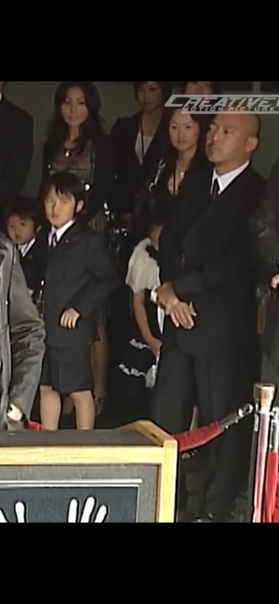 Sou 今更ながら ここに映っているのは菊池マネージャーと2人の奥様と子供 B Z 稲葉浩志 松本孝弘 子供 T Co Oliyb257ry Twitter
