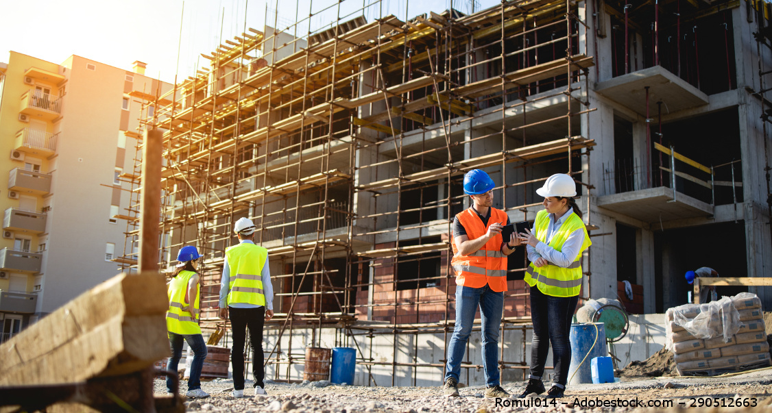 E L H O T Z O tweet media