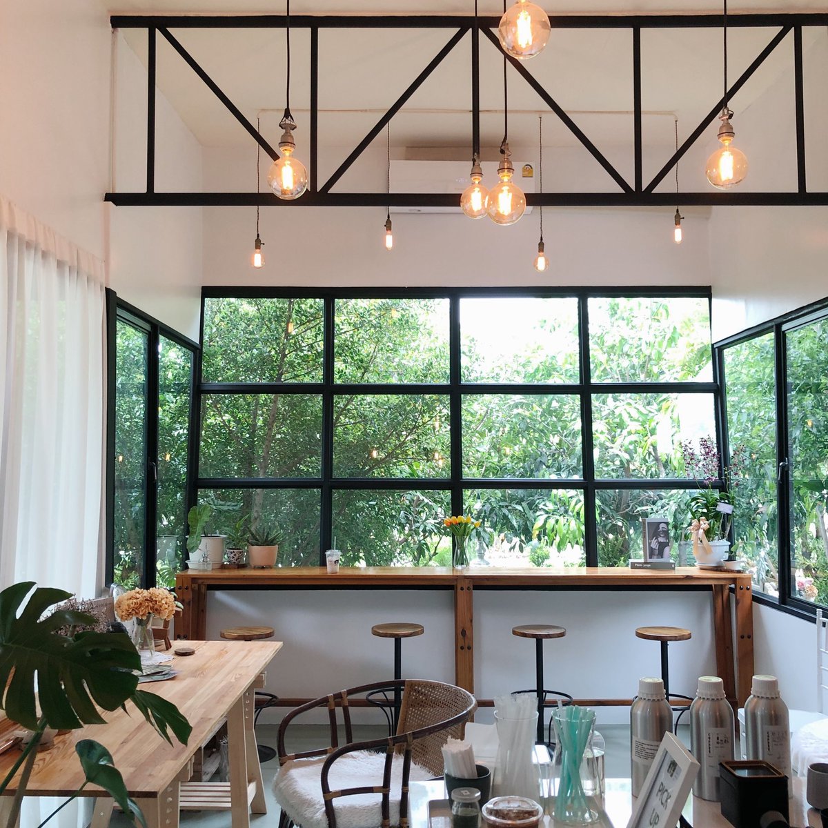 mperaweek's tweet photo. “Uchi matcha bar” 🍵
📍 ริมอ่างเก็บน้ำประปานครปฐม
🕑 10.00 AM - 06.00 PM (closed on Tuesday) 
@aroii #อร่อยบอกต่อ #รีวิวคาเฟ่ #คาเฟ่นครปฐม #cafehopping https://t.co/PgoNiVJRd8