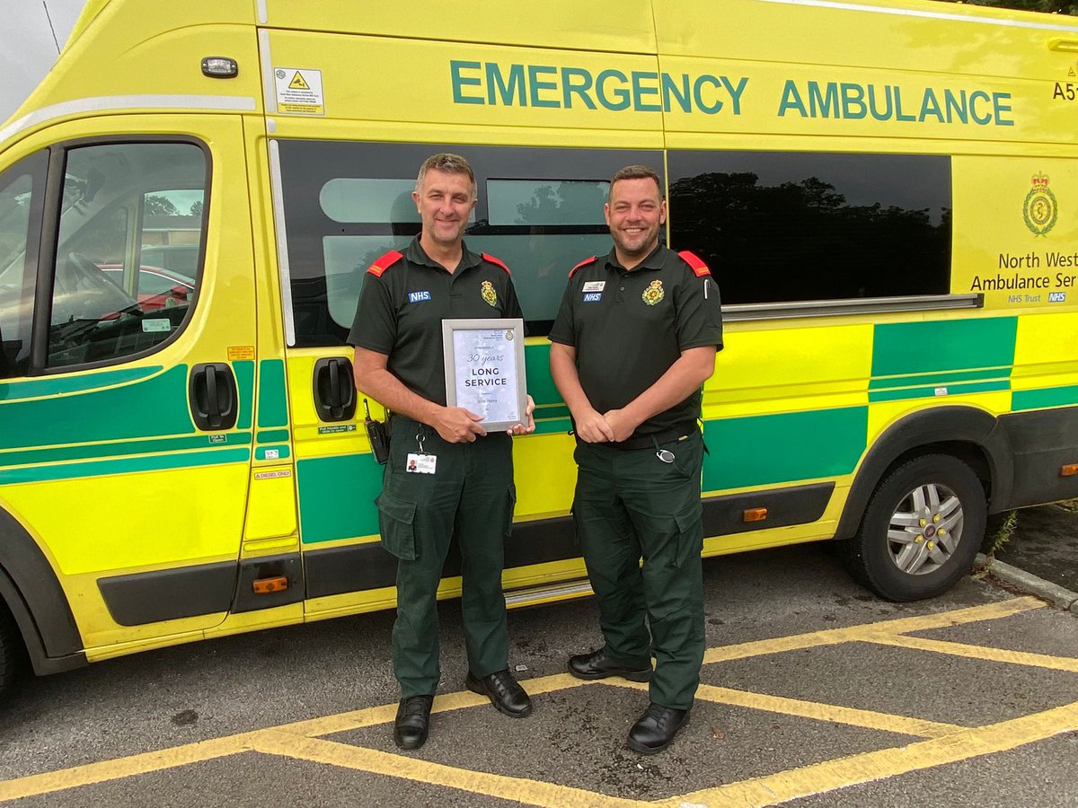 1st of many visits I’ll be making in the coming weeks to present long service awards. Advanced Paramedic John has dedicated 30 years to our patients, more recently he’s delivered huge improvements in our maternity provision locally and beyond. Thanks John.  #ClinicalLeadership