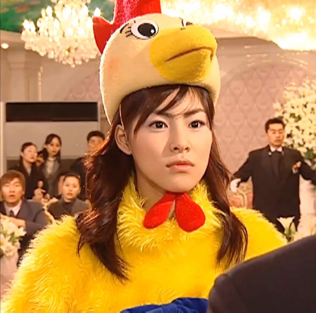 wan_zoe's tweet photo. I sent a request to netflix asking them to buy #newnonstop and #nonstop3.
https://t.co/8Y0trKmreT
This series is very good and interesting 👍👏😆 I hope to watch the full version with good quality.🙏
PS. because this scene, Jung Hwa had a KFC CF. 🤣
#김정화 #KimJungHwa #논스톱 https://t.co/PDHGPmhNQo