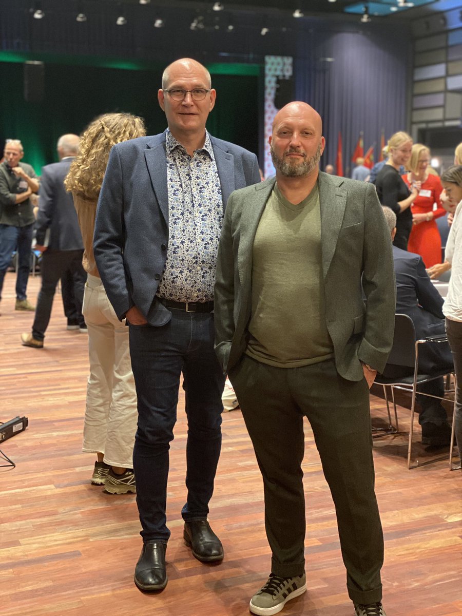 Blik og Rørs næstformand, <a href="/NBraaby/">Niels Braaby</a>, og jeg deltager i dag som gæster på <a href="/SFpolitik/">SF</a>'s landsmøde i Kolding. Ser frem til en spændende dag med mange politiske debatter. #dkpol