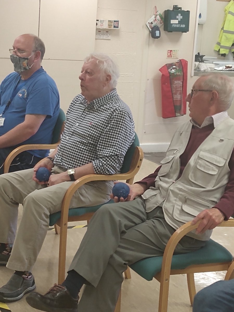 Great to see members back at Strawberry Lane Community Center enjoying keeping active having a good old natter and more importantly been with old and new friends and in time to celebrate @ageproudfest @TTSLeeds @dcmoproject @LeedsOPF @glew_linda