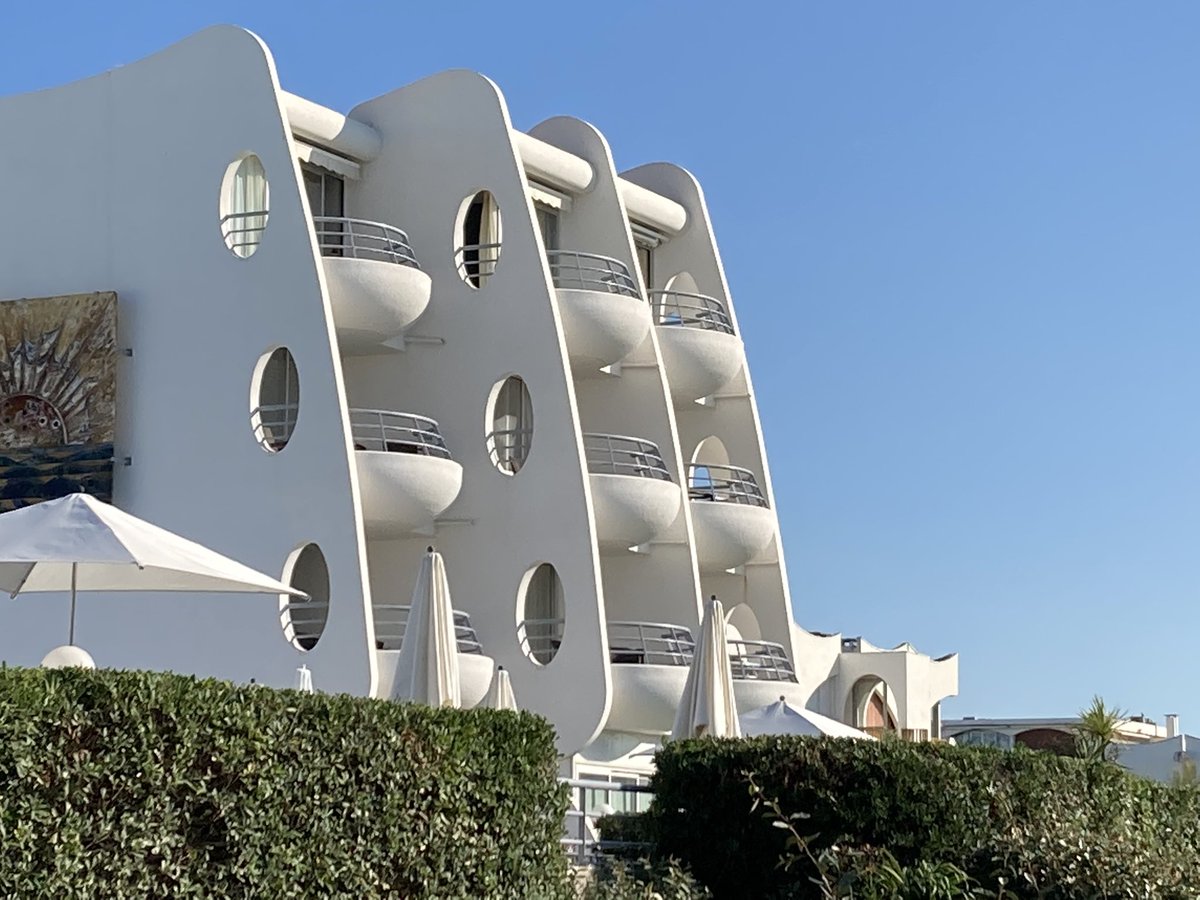 Opinion peu populaire : l’architecture de La Grande Motte, c’est beau 👍